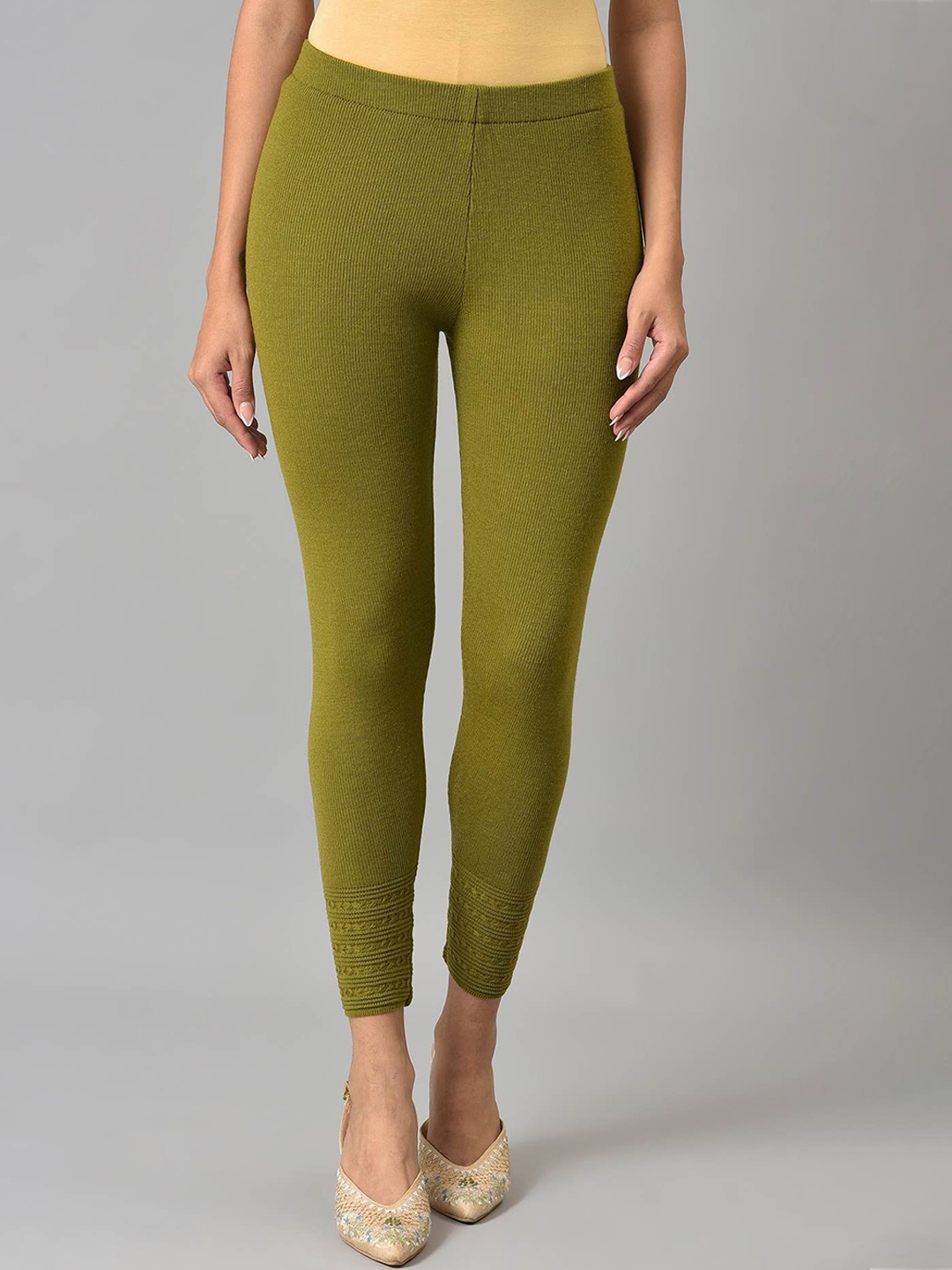 

W Women Green Solid Ankle Length Leggings