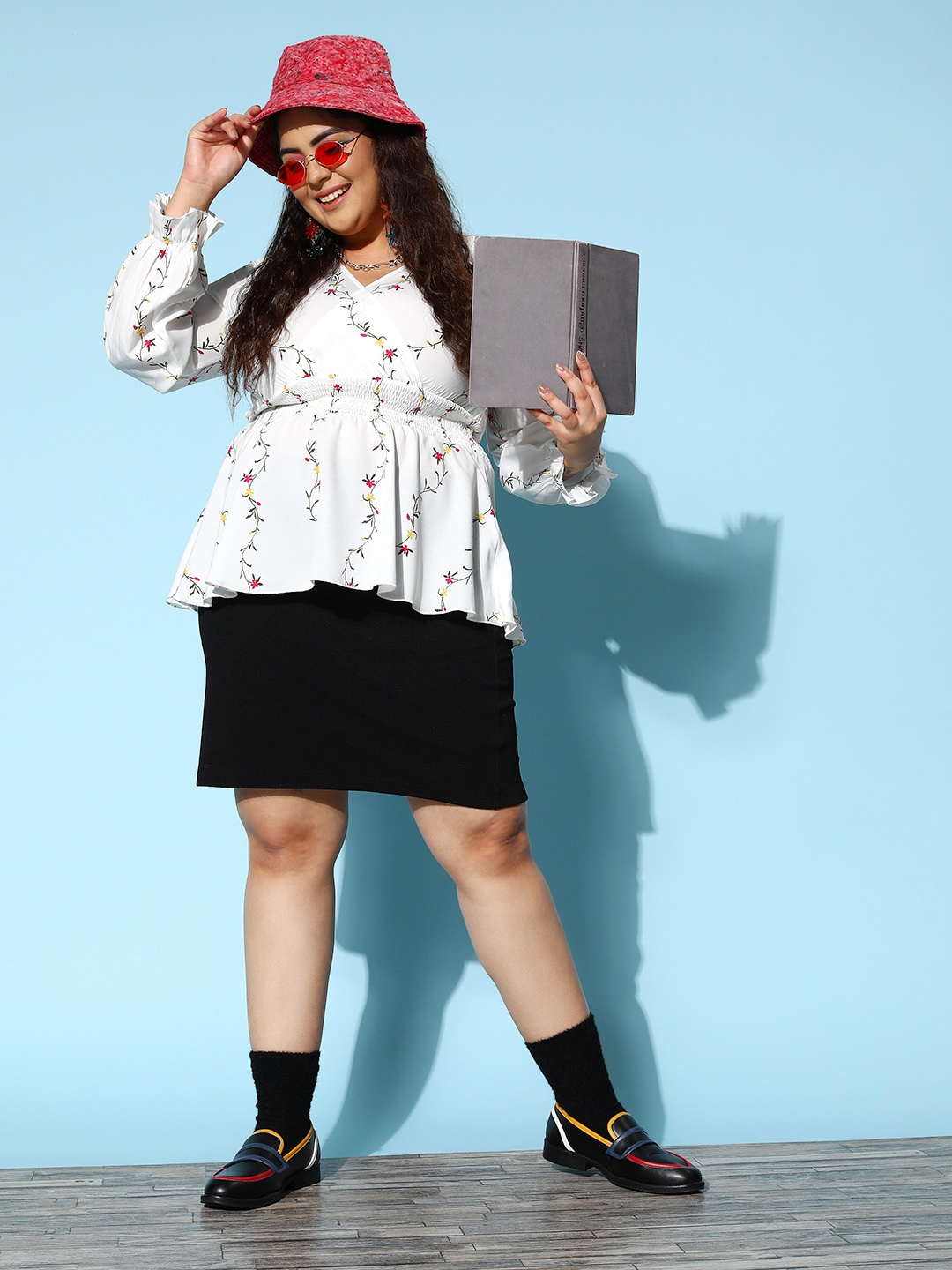 

Berrylush Curve White Floral Wrap it Up Top