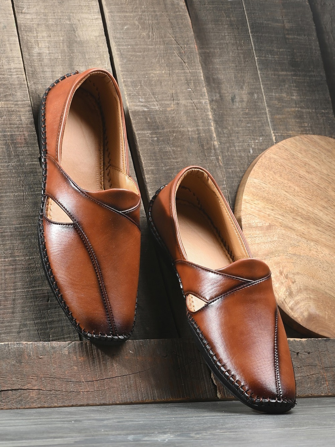 

Anouk Men Tan Brown Cut-Out Detail Driving Shoes