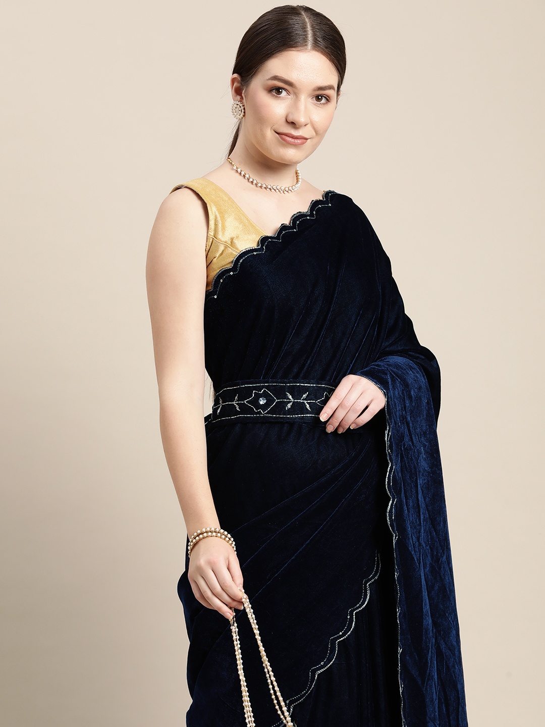 

VASTRANAND Navy Blue Sequinned Velvet Belted Saree with Blouse