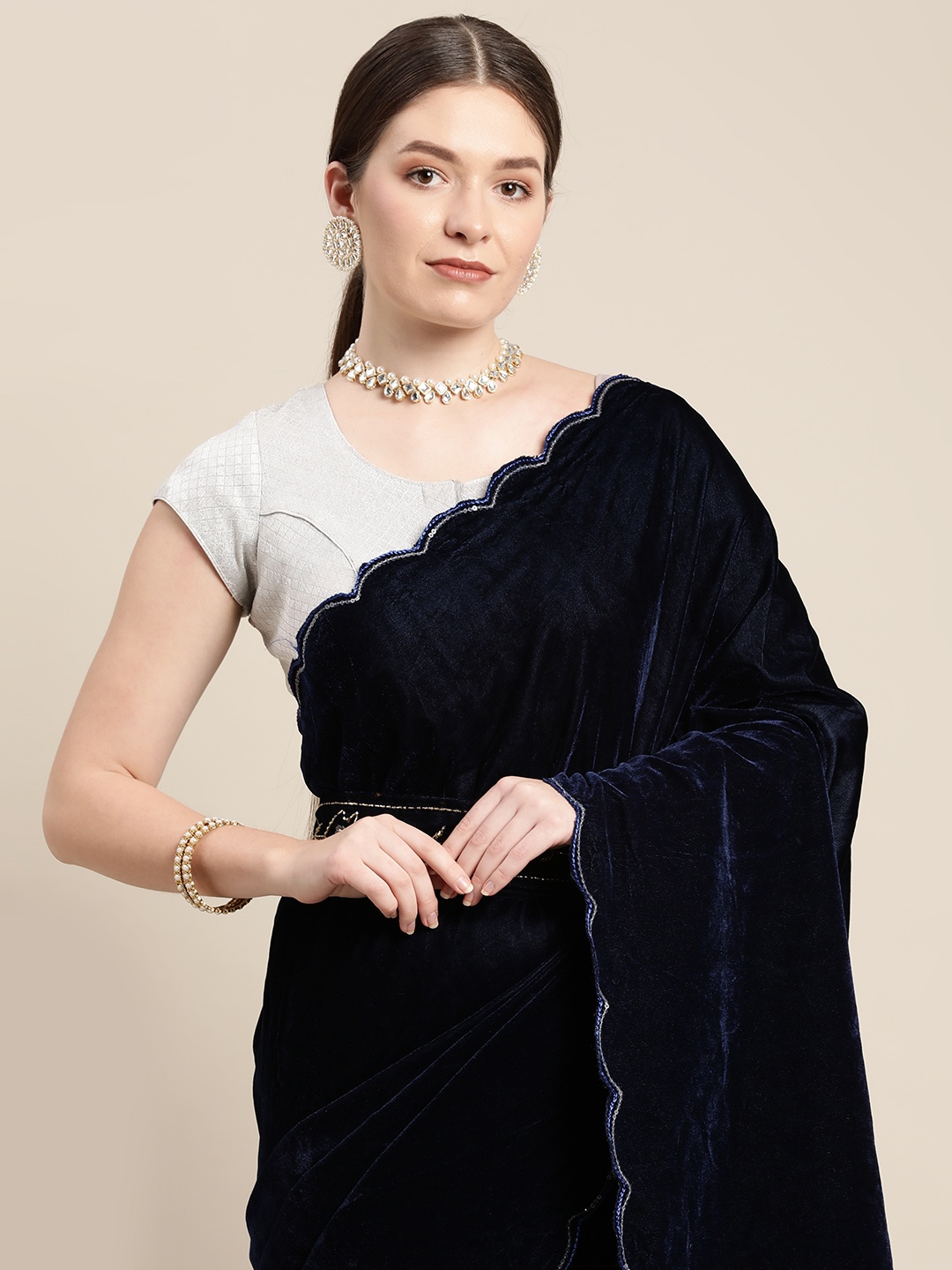 

VASTRANAND Navy Blue Velvet Saree