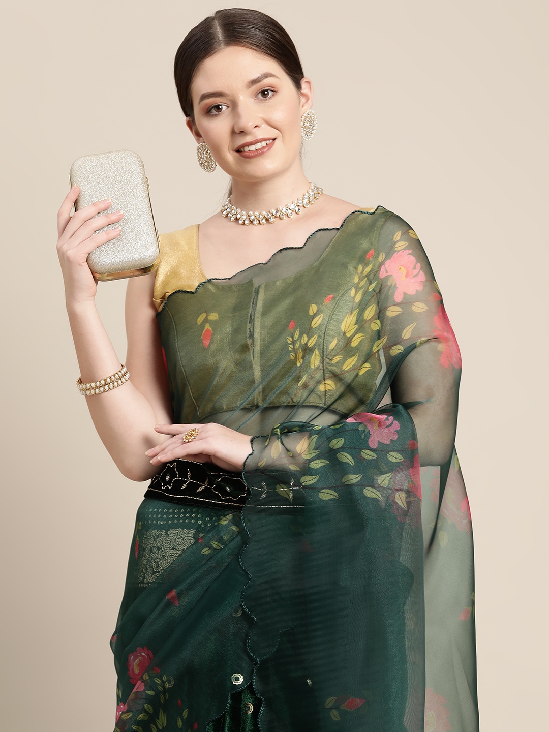 

VASTRANAND Green & Pink Floral Velvet Saree