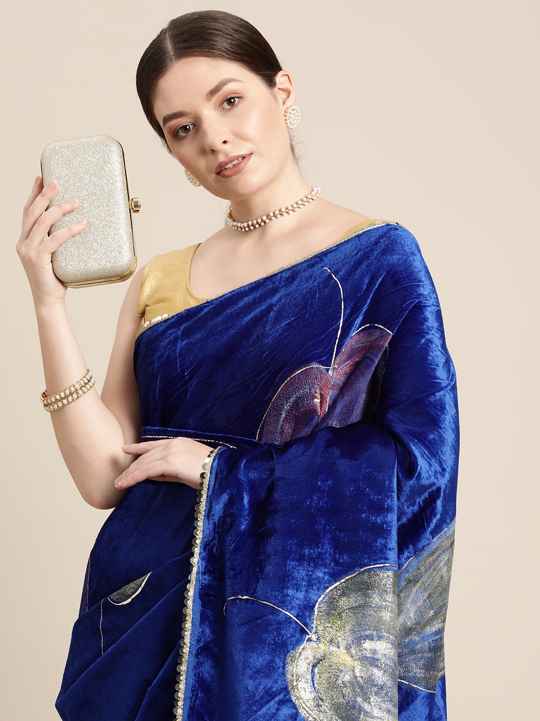 

VASTRANAND Blue Floral Printed Sequinned Velvet Belted Saree with Blouse