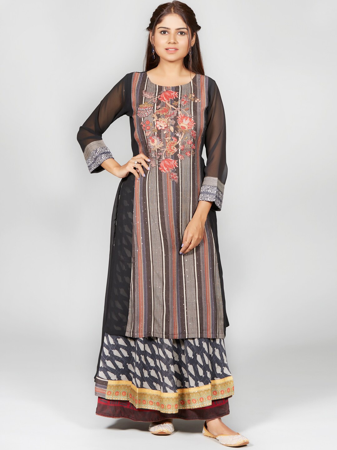 

taruni Women Black Floral Embroidered Floral Georgette Kurta