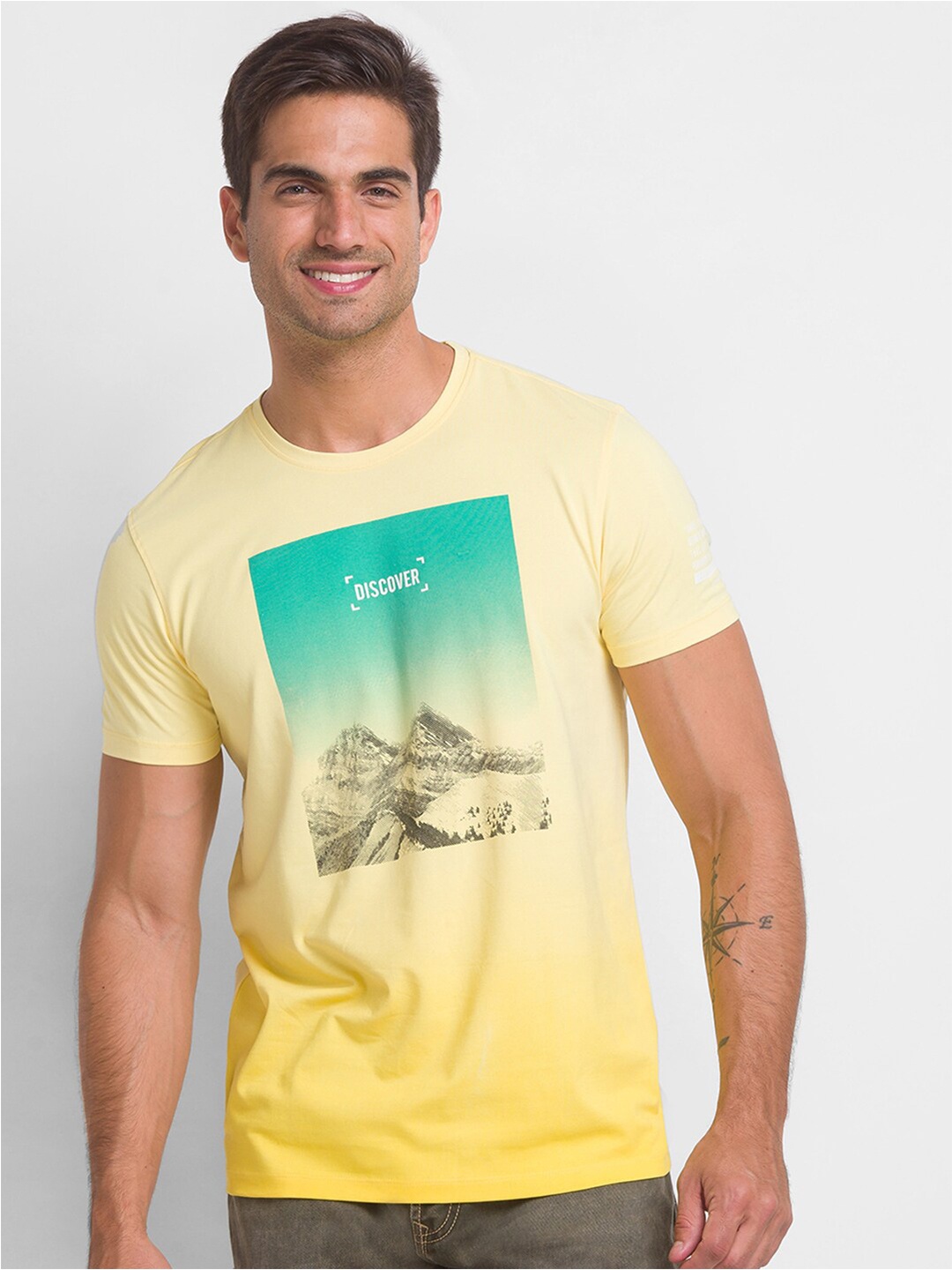 

SPYKAR Men Yellow Printed Applique Slim Fit Cotton T-shirt