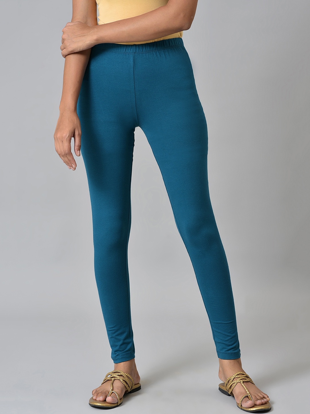 

AURELIA Women Blue Solid Ankle-Length Leggings