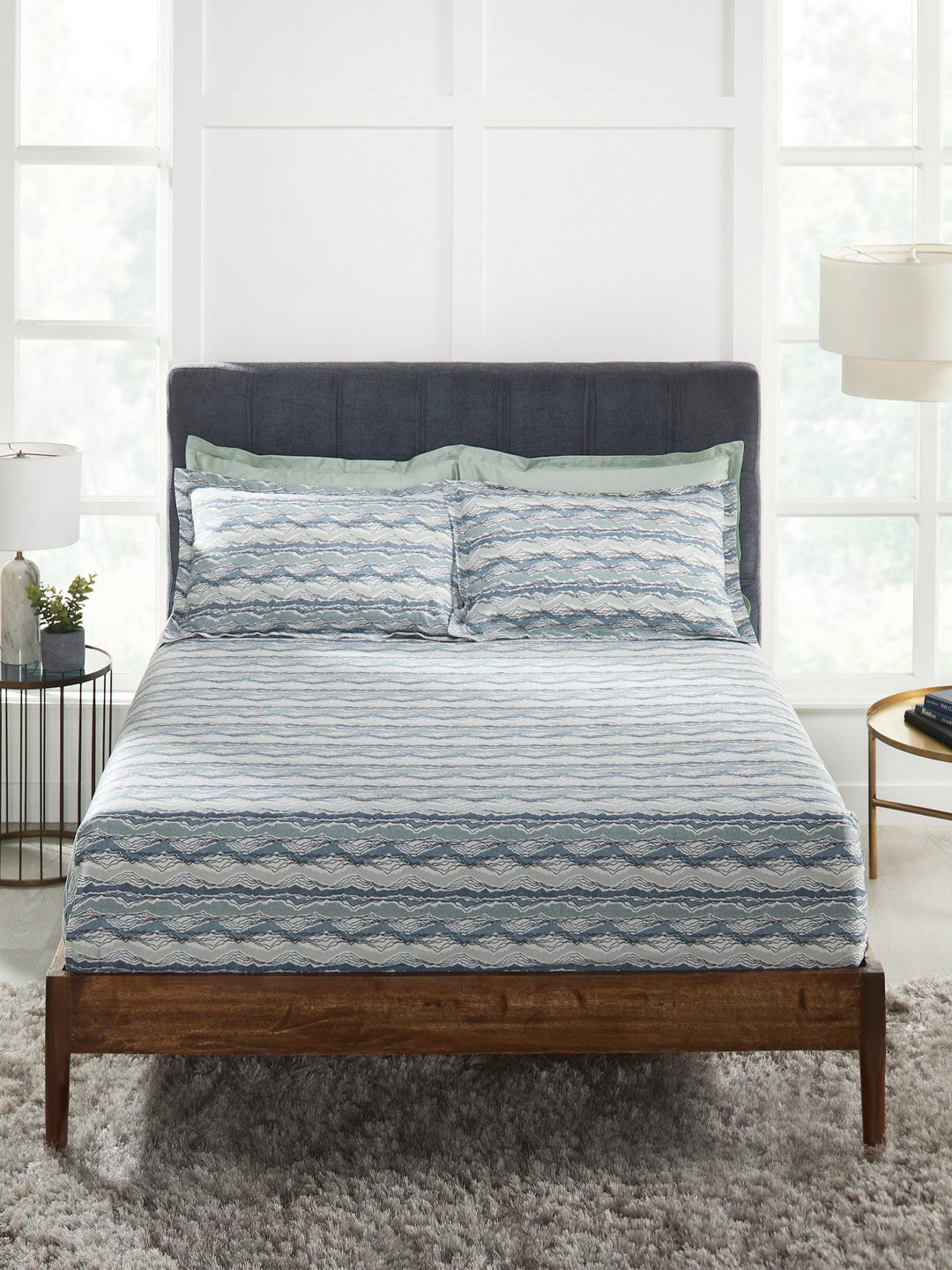 

MYTRIDENT Blue Off White 300 TC King Bedsheet with 4 Pillow Covers