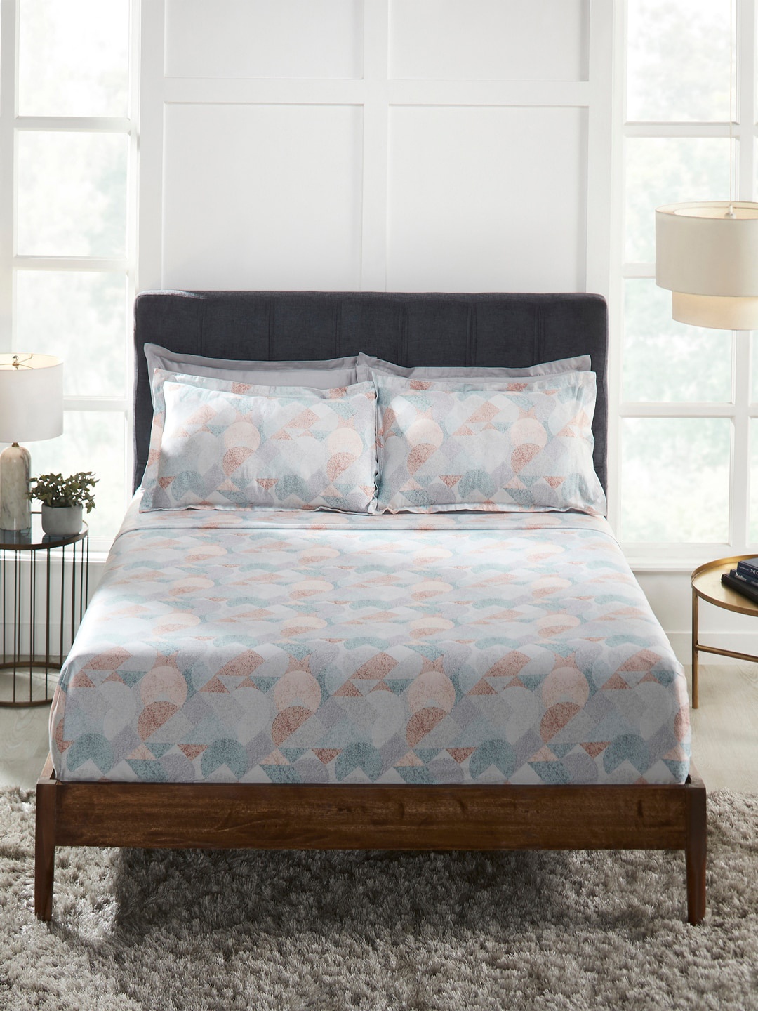 

MYTRIDENT Grey Blue Geometric 300 TC King Bedsheet with 4 Pillow Covers