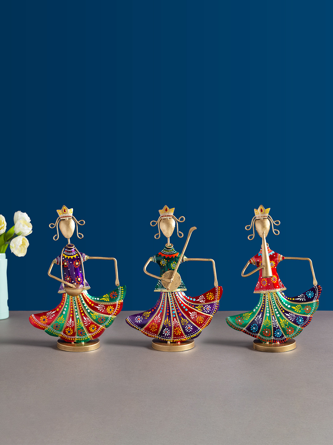 

Golden Peacock Set Of 3 Red &Green Musicians Lady Showpieces