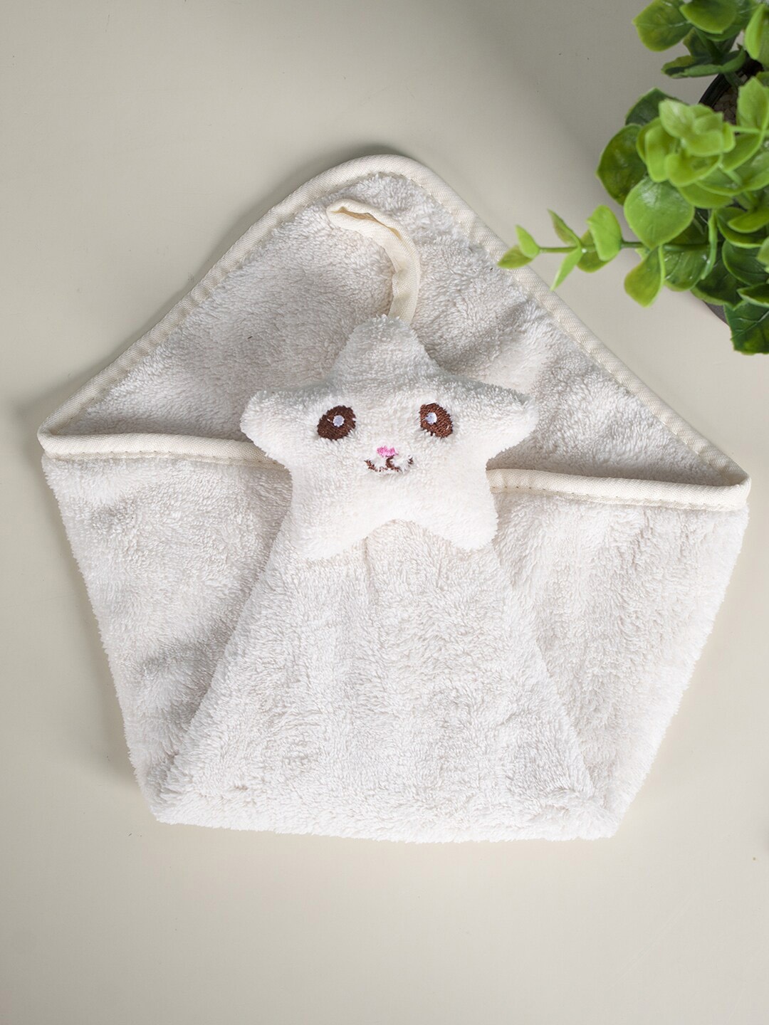 

MARKET99 White Solid 150 GSM Hand Towel
