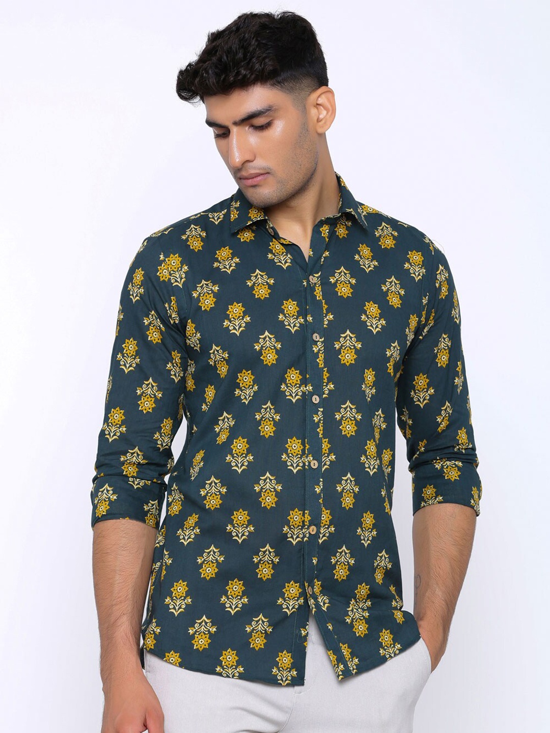 

Tistabene Men Green Regular Fit Comfort Floral Printed Cotton Casual Shirt