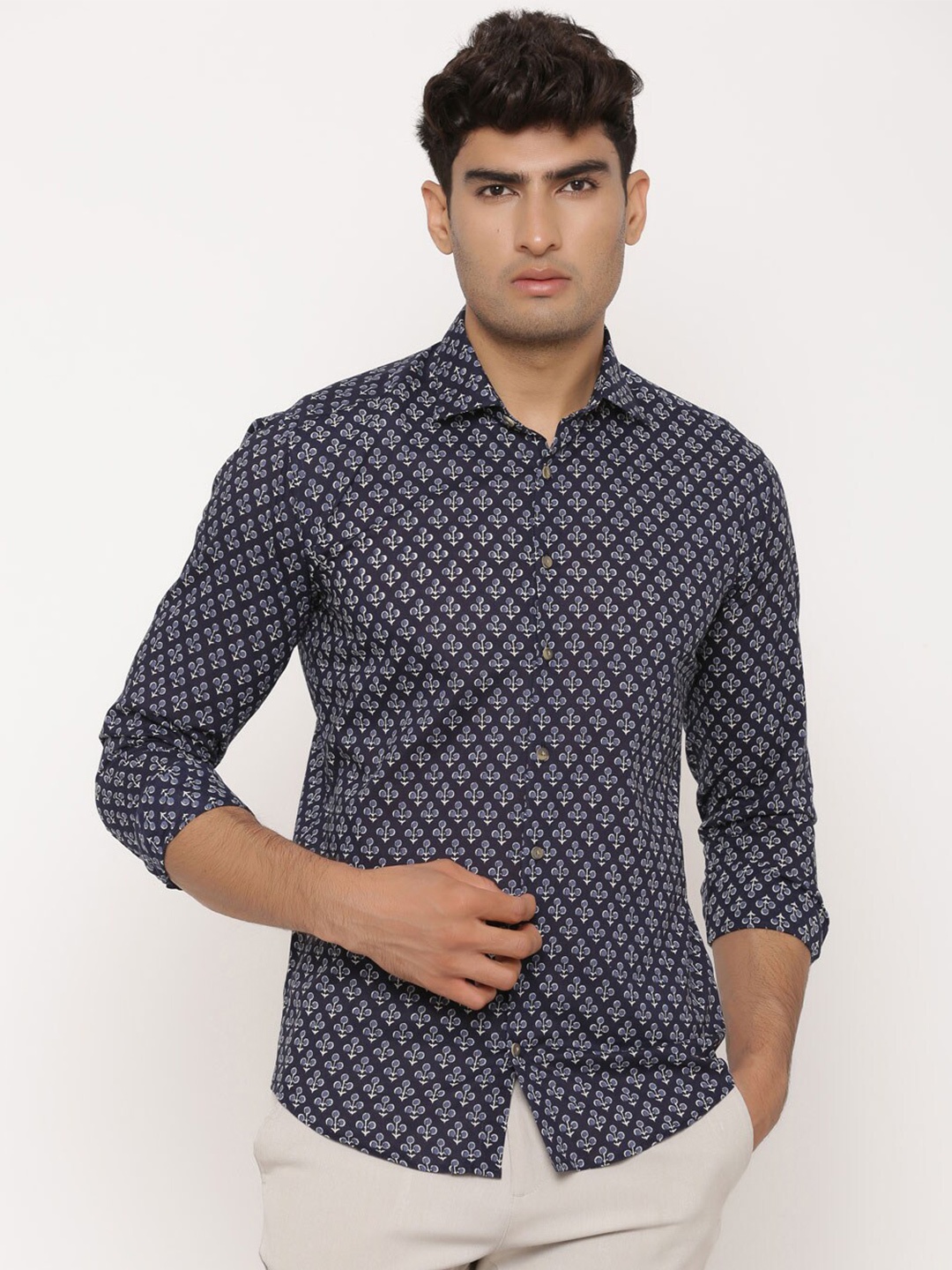 

Tistabene Men Navy Blue Regular Fit Comfort Floral Printed Cotton Casual Shirt