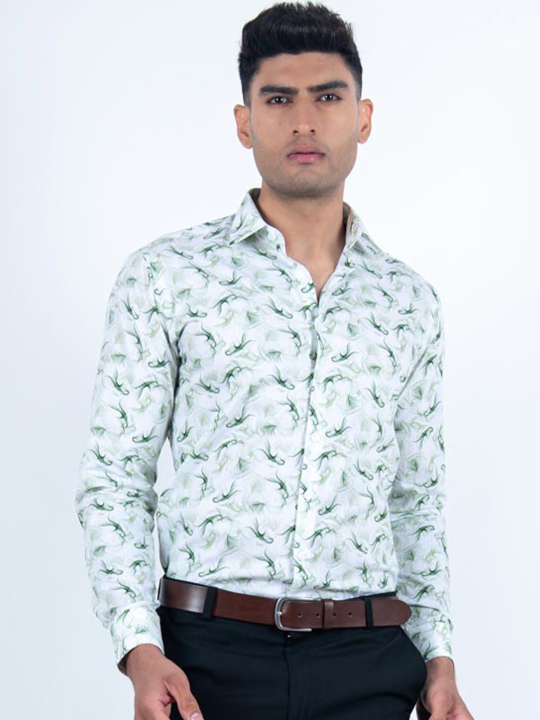 

Tistabene Men White Comfort Printed Casual Shirt