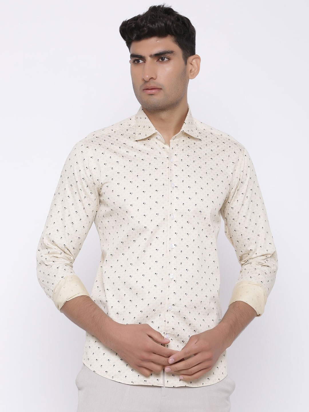 

Tistabene Men Cream Printed Cotton Casual Shirt