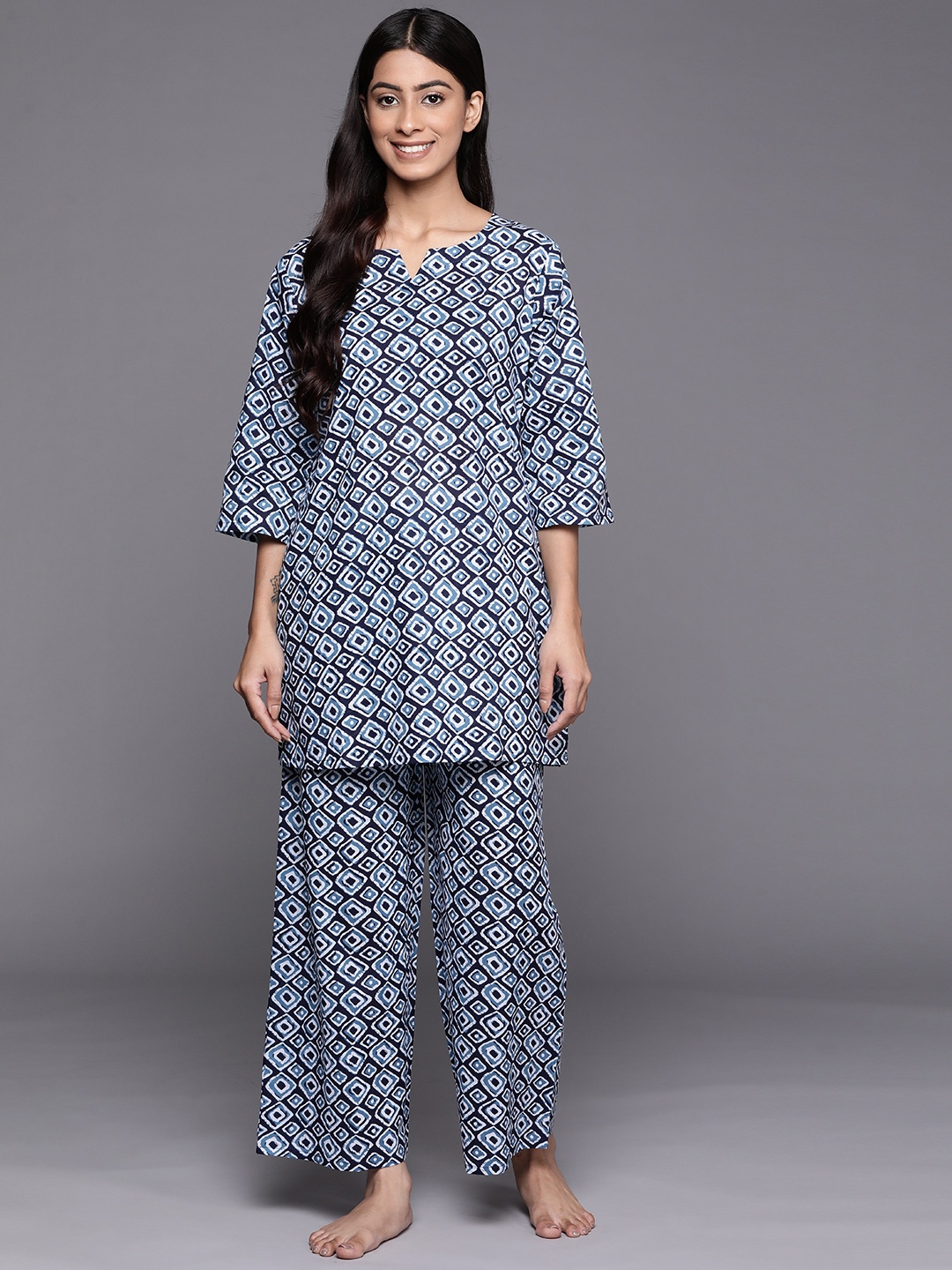 

Libas Women Navy Blue & White Geometric Printed Night suit