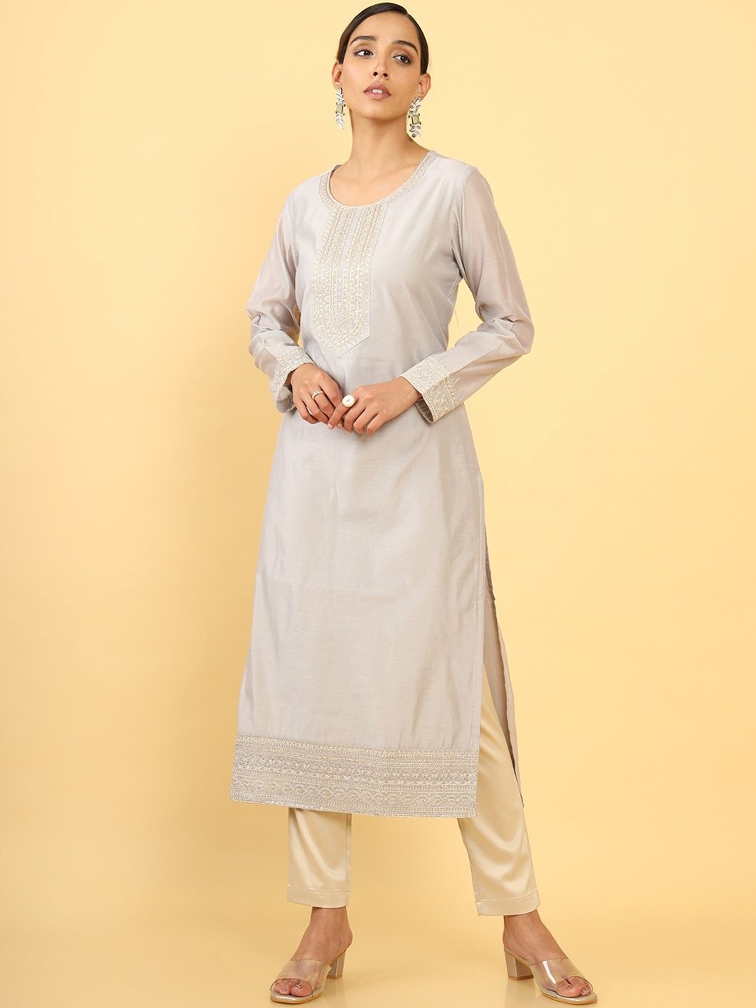 

Soch Women Grey Solid Thread Work Kurta