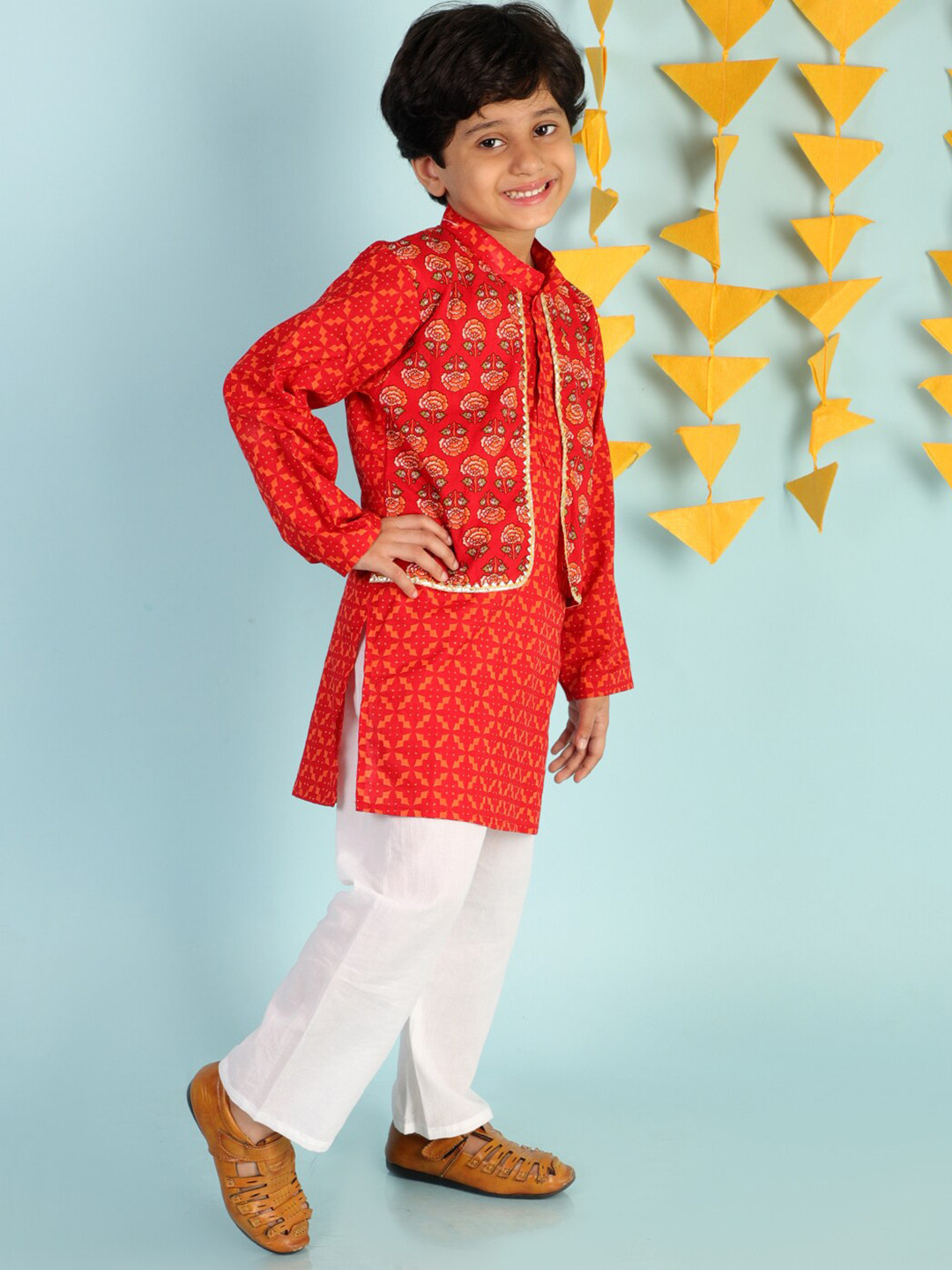 

KID1 Boys Red Ethnic Motifs Printed Pure Cotton Kurta with Attached Jacket and Pyjama Set