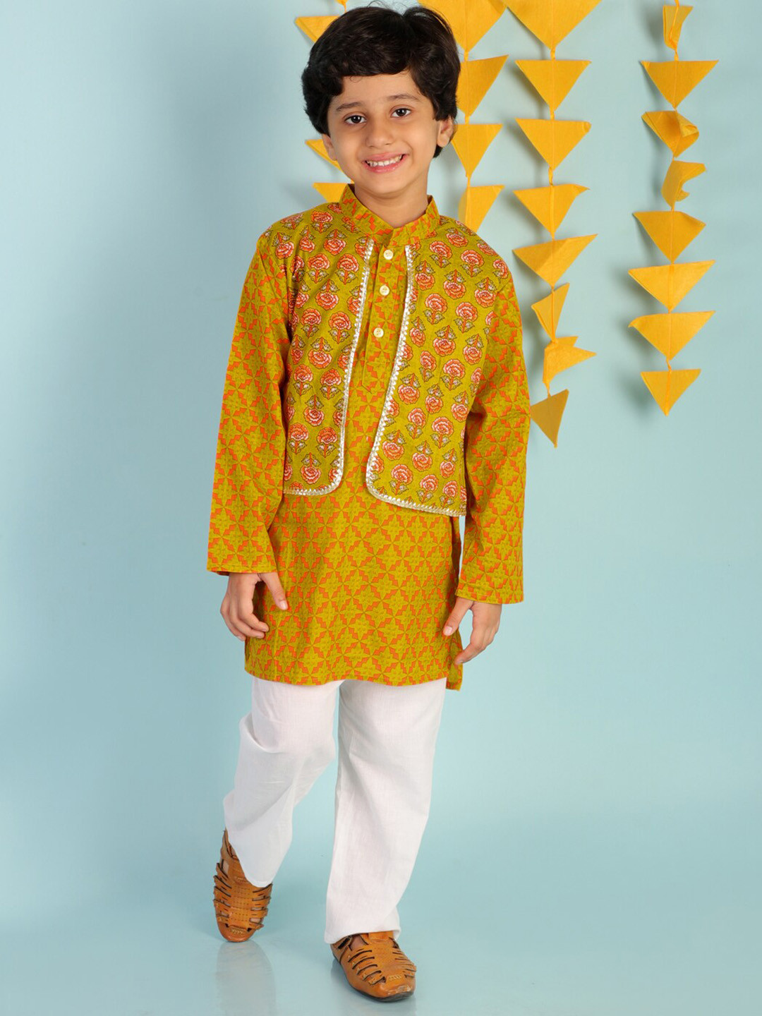 

KID1 Boys Yellow Ethnic Motifs Layered Pure Cotton Kurta with Pyjamas
