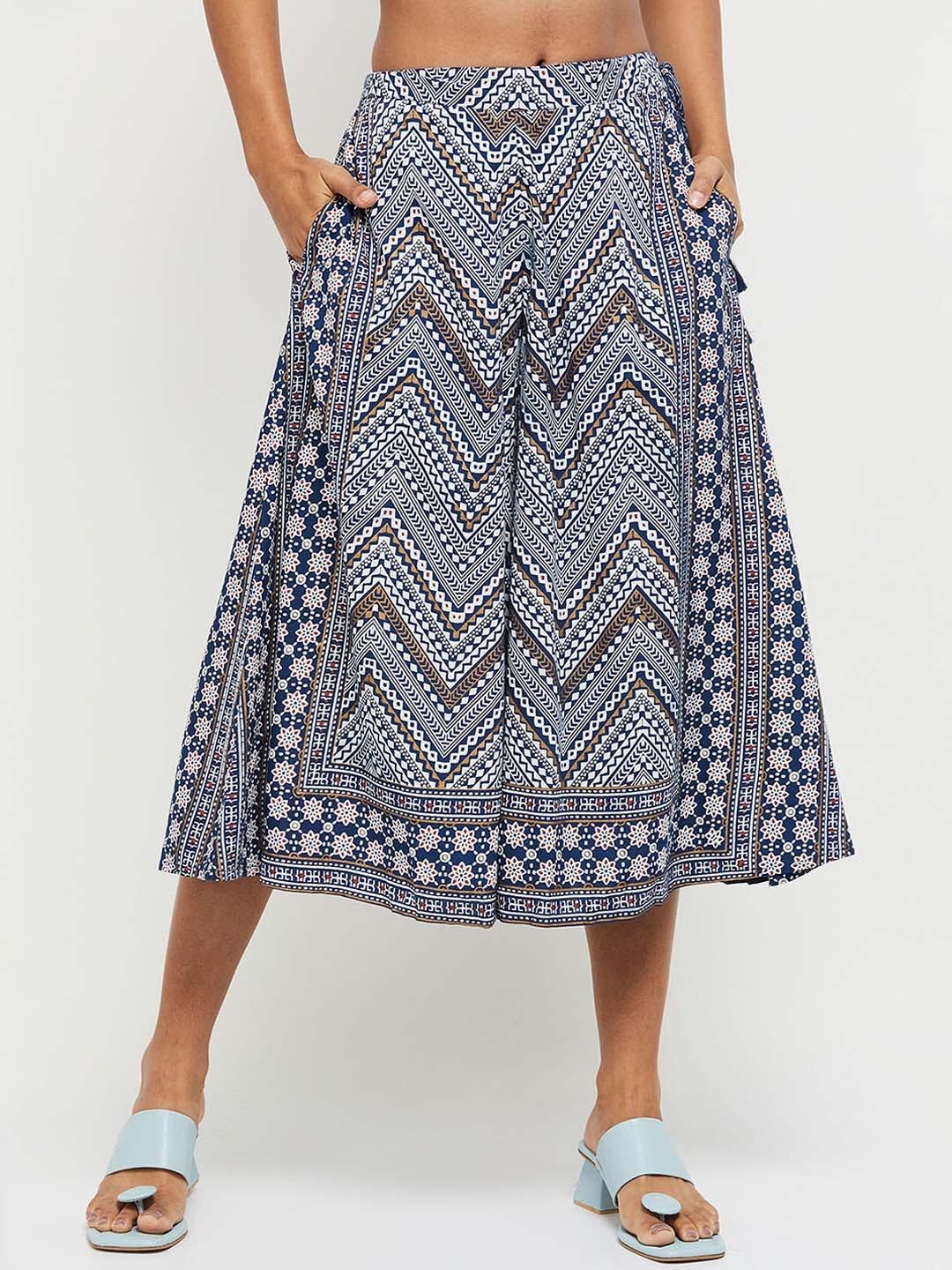 

max Women Blue & White Printed Culottes