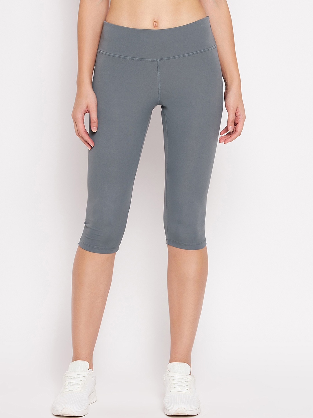 

Hypernation Women Grey Solid Dry-Fit Bicycle Tights