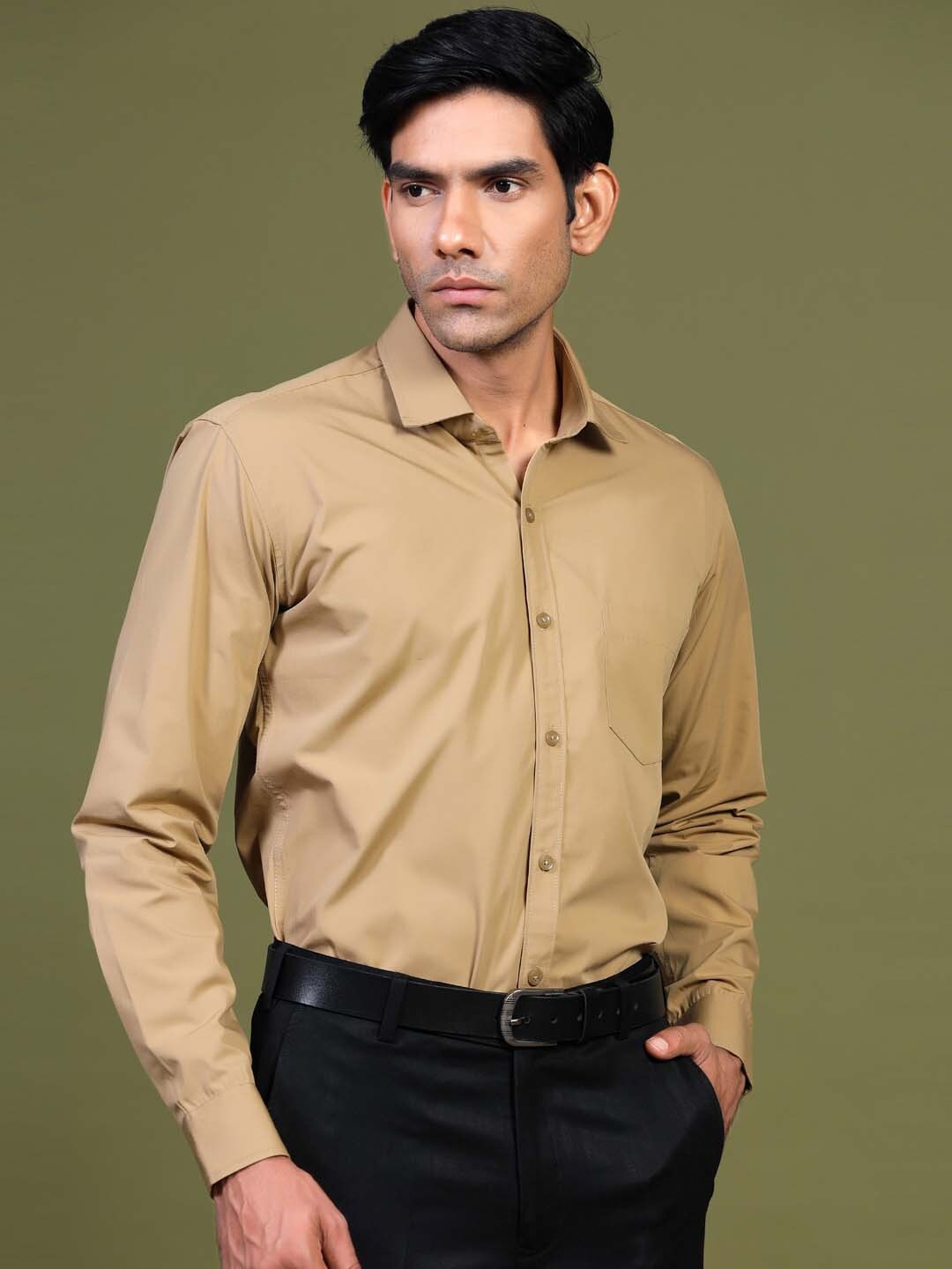

Tistabene Men Beige Solid Comfort Formal Shirt