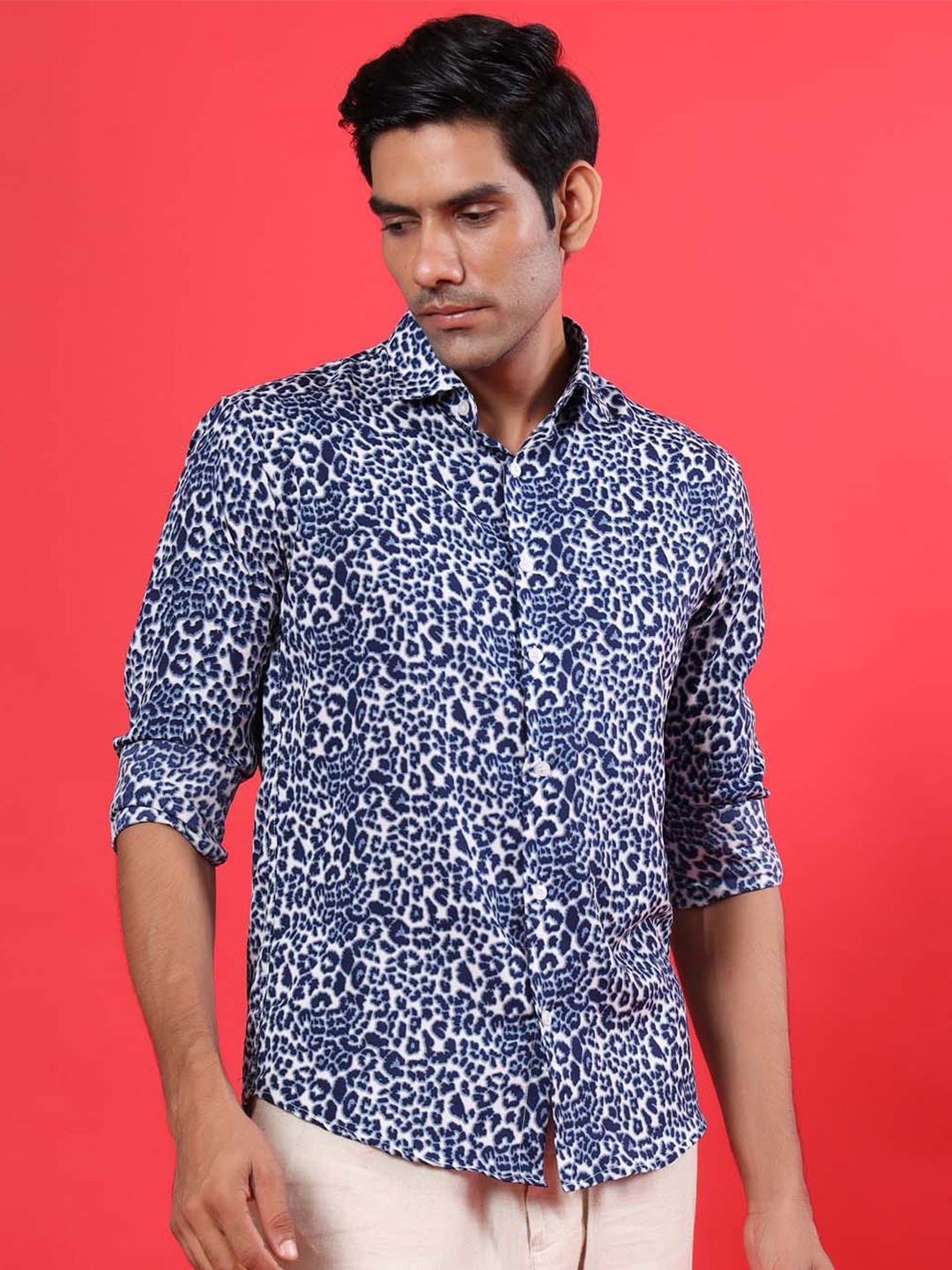 

Tistabene Men Blue Comfort Animal Printed Casual Shirt