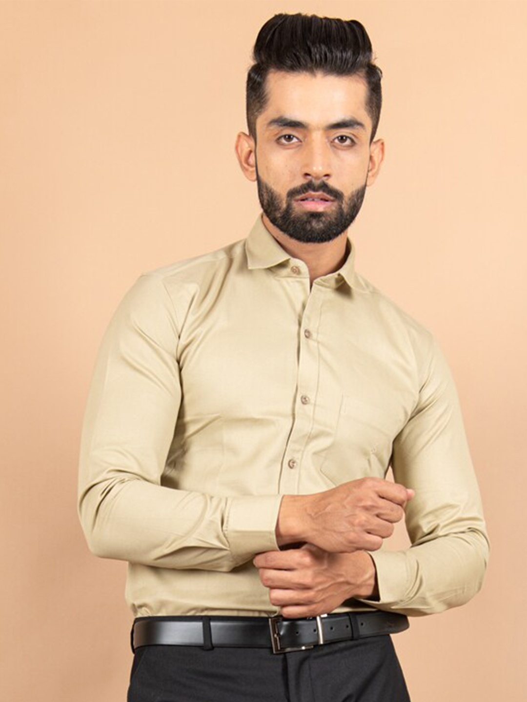 

Tistabene Men Beige Solid Comfort Formal Shirt