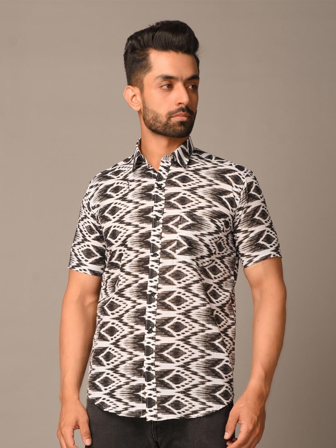 

Tistabene Men Black Regular Fit Comfort Printed Cotton Casual Shirt