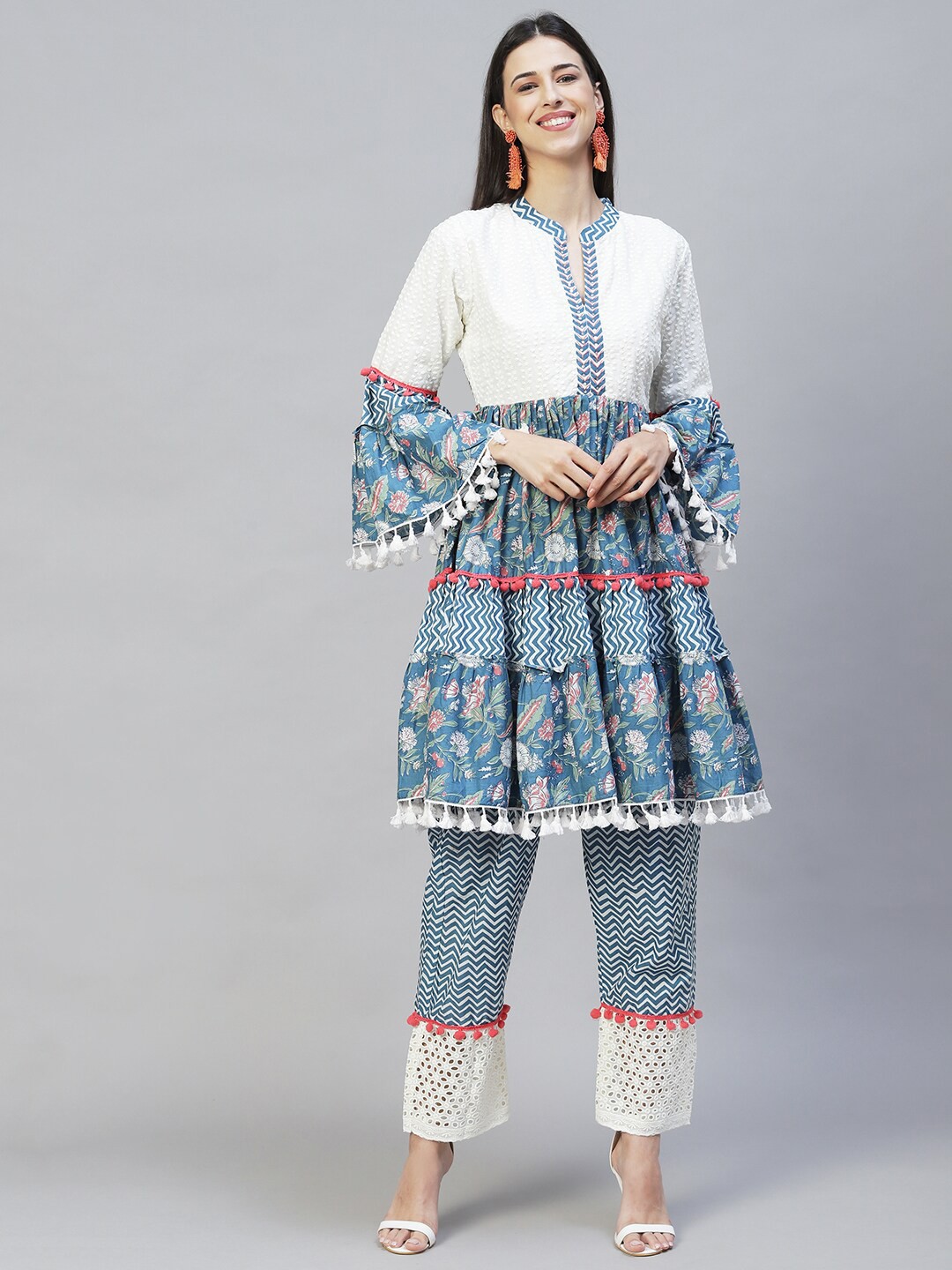 

FASHOR Women White Floral Printed Tiered Pure Cotton Kurta with Trouser