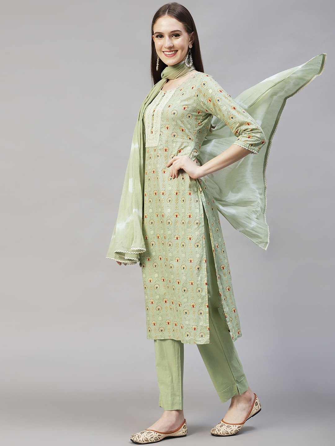 

FASHOR Women Green Embroidered Pure Cotton Kurta and Trousers & With Dupatta