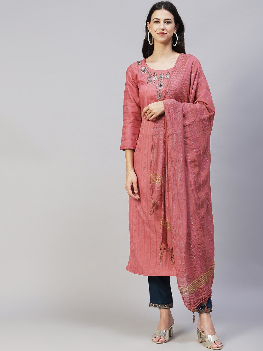 

FASHOR Women Peach-Coloured Floral Embroidered Thread Work Kurta with dupatta