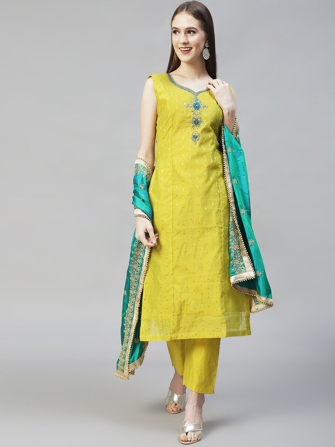 

FASHOR Women Green Panelled Beads and Stones Chanderi Silk Kurta Set
