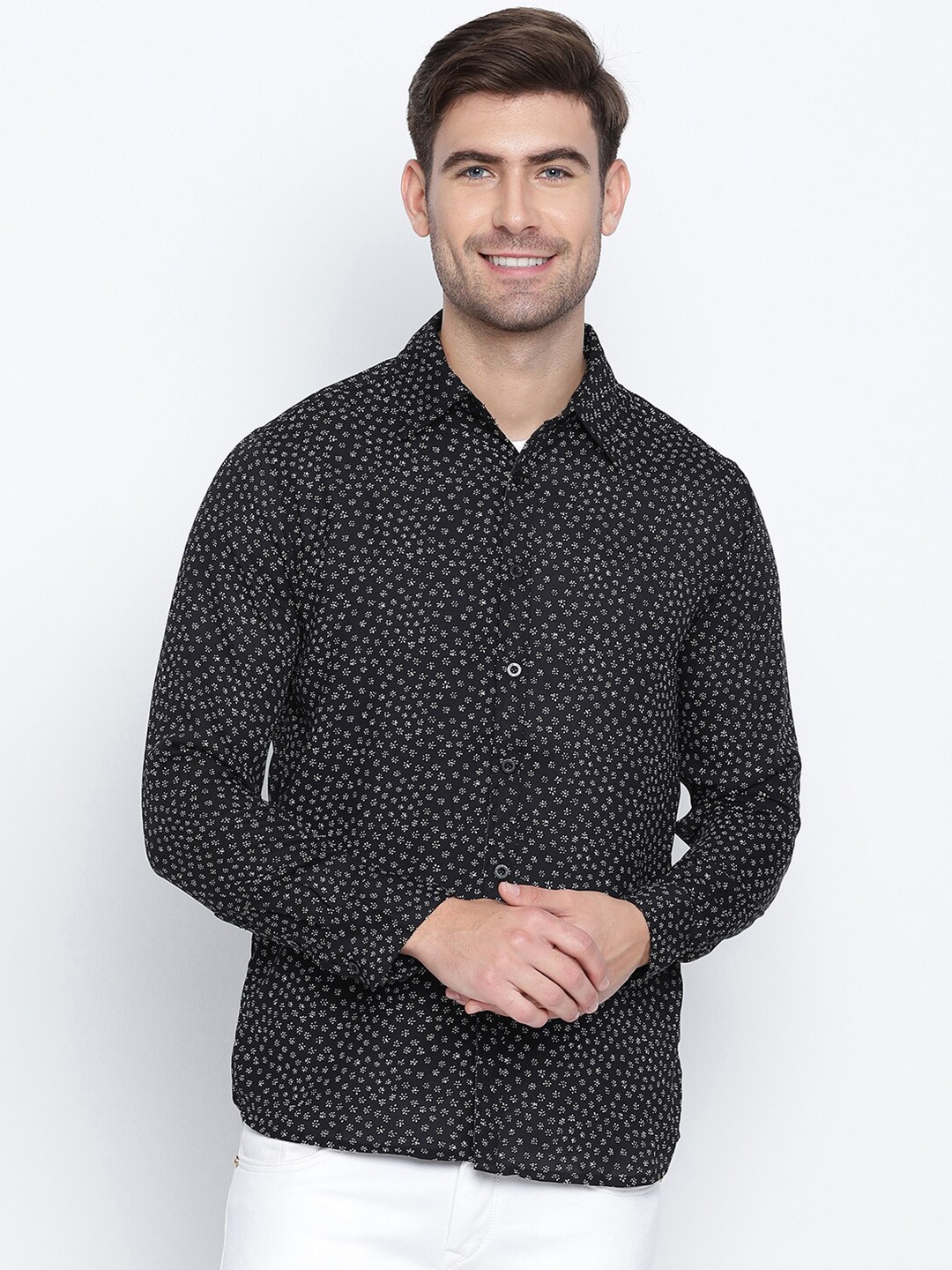 

Oxolloxo Men Black Classic Floral Printed Casual Shirt