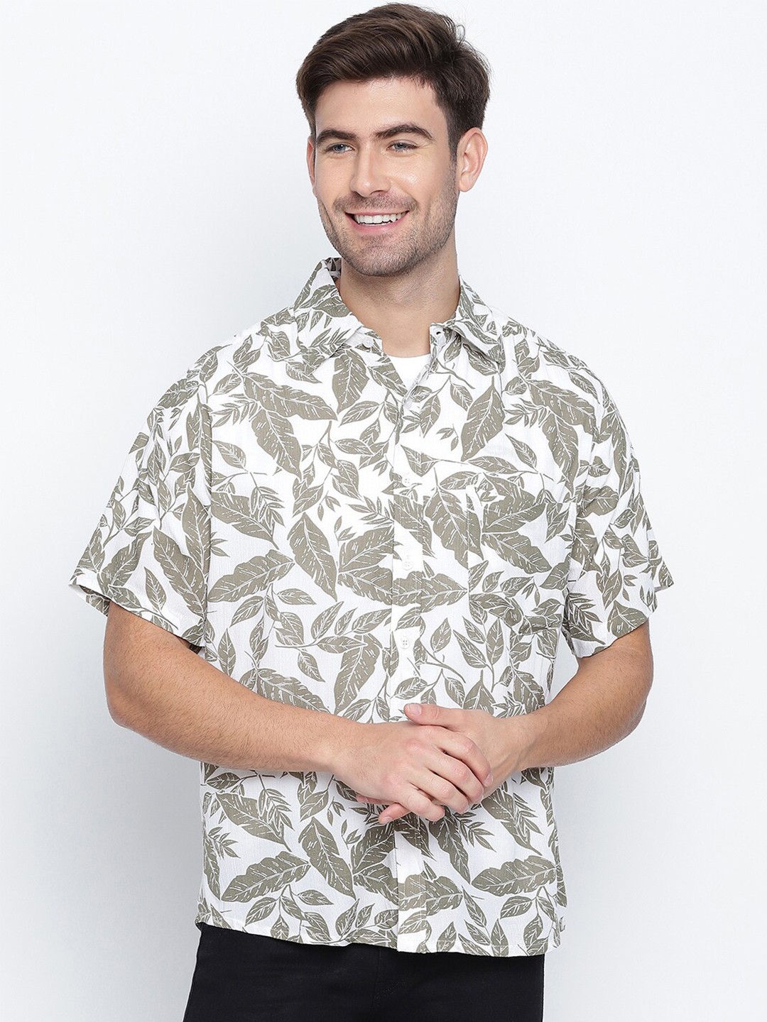

Oxolloxo Men Green Classic Floral Printed Casual Shirt