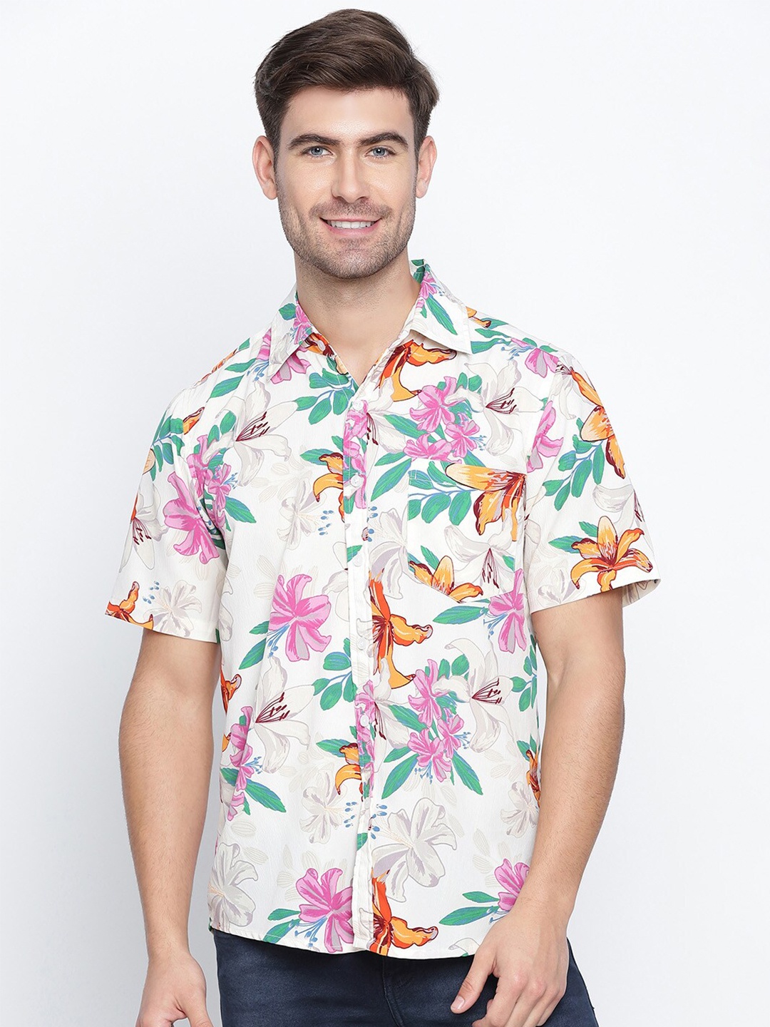 

Oxolloxo Men White Classic Floral Printed Casual Shirt