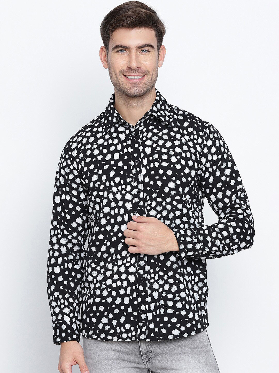 

Oxolloxo Men Black Classic Printed Casual Shirt