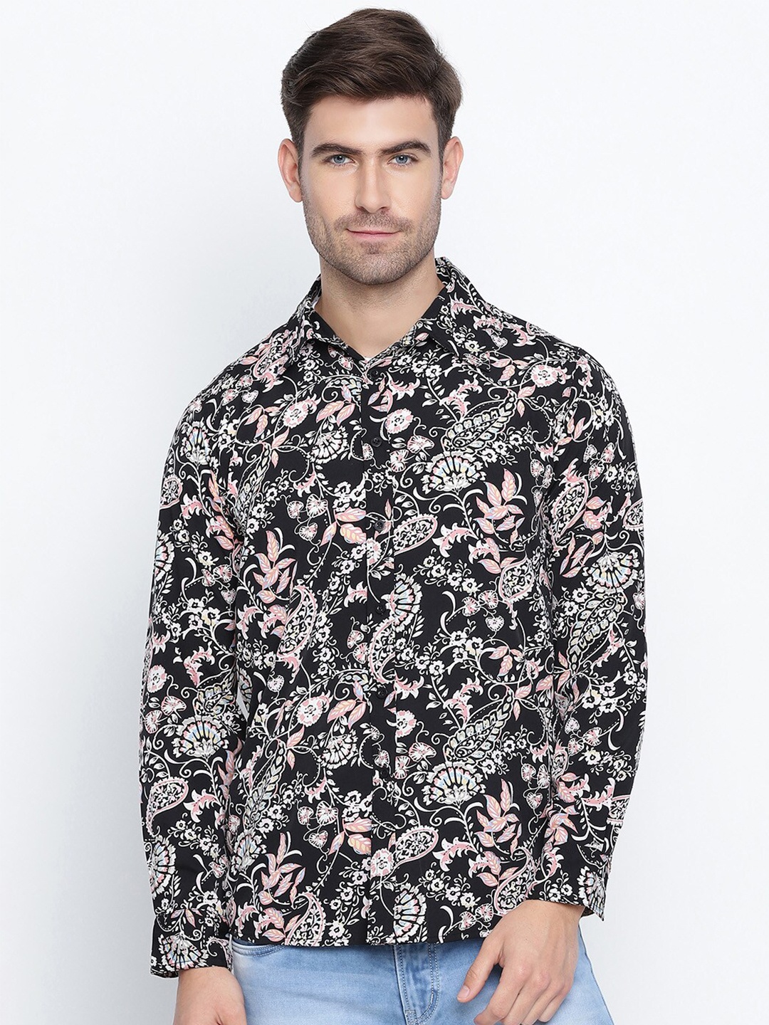 

Oxolloxo Men Black Classic Floral Printed Casual Shirt