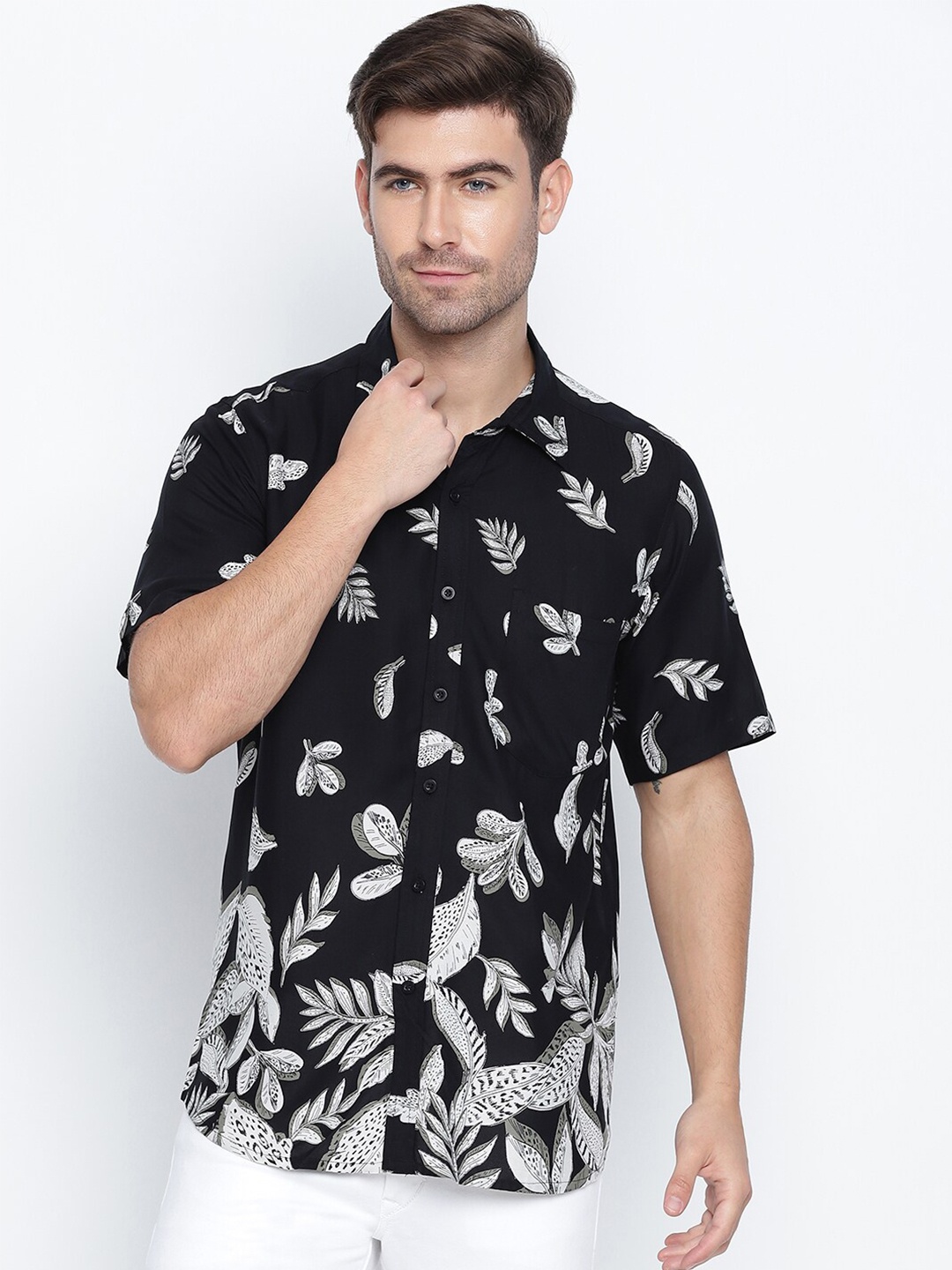 

Oxolloxo Men Black Classic Floral Printed Casual Shirt