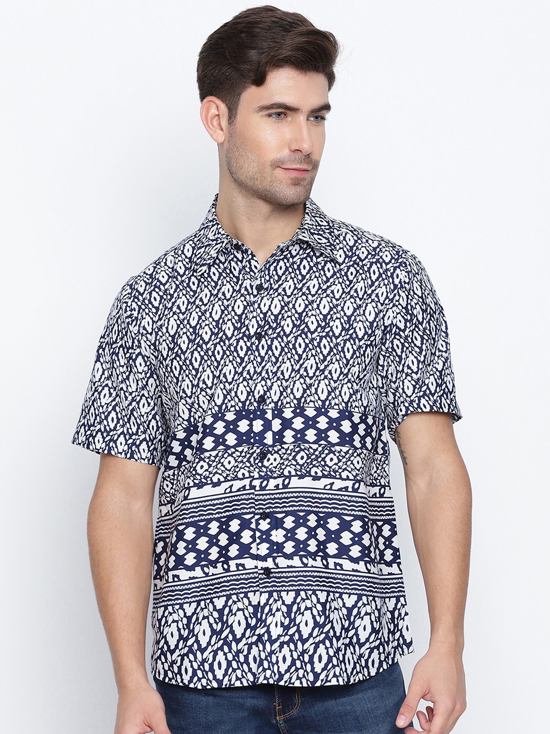

Oxolloxo Men Blue Classic Printed Casual Shirt