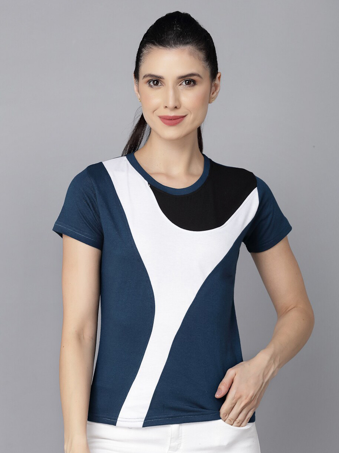 

THE EG STORE Women Navy Blue & White Colourblocked T-shirt