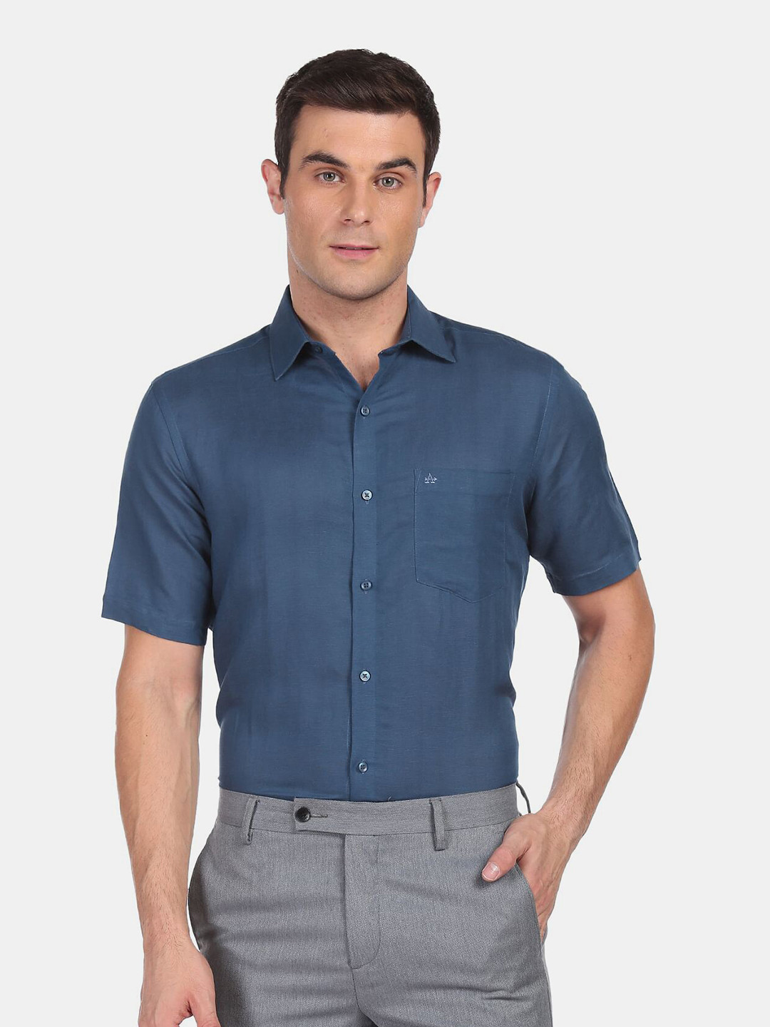 

Arrow Men Blue Solid Linen Formal Shirt