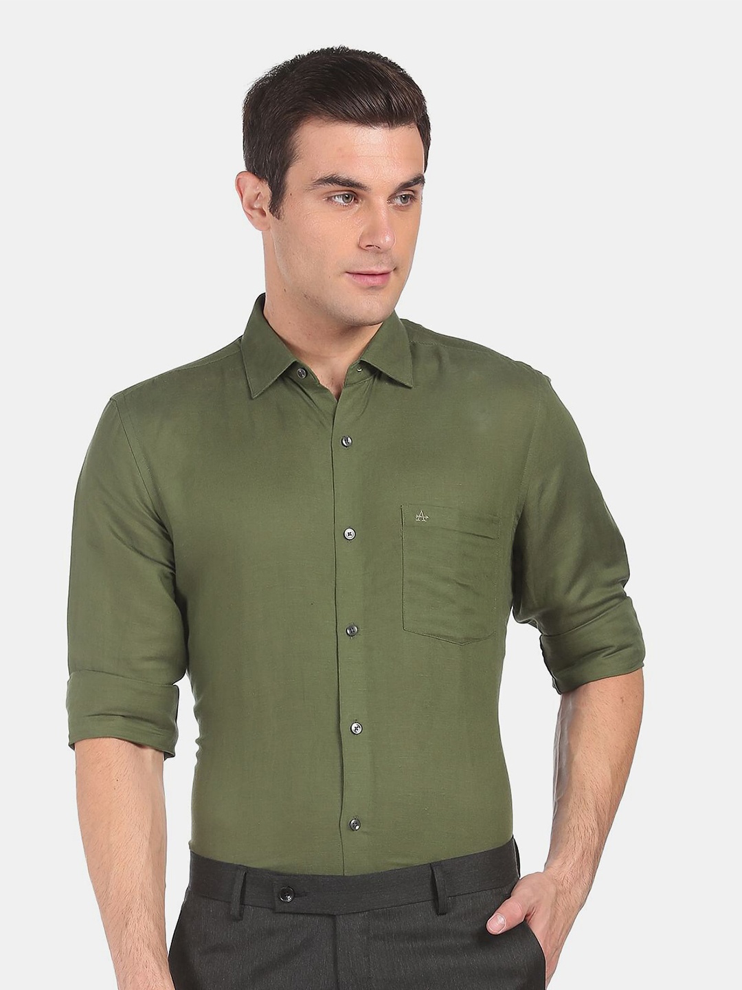 

Arrow Men Green Solid Spread Collar Linen Formal Shirt