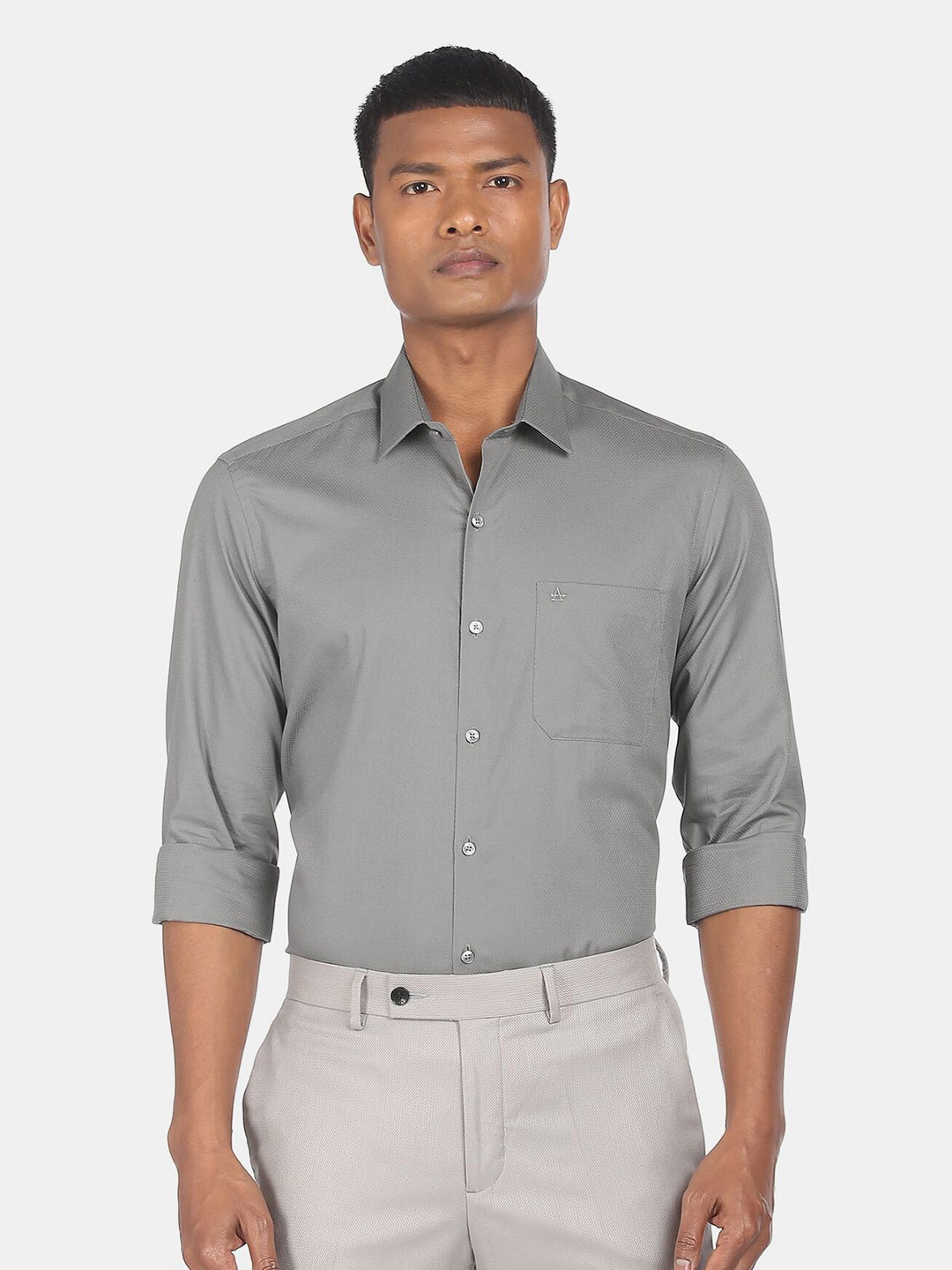 

Arrow Men Grey Solid Slim Fit Cotton Casual Shirt