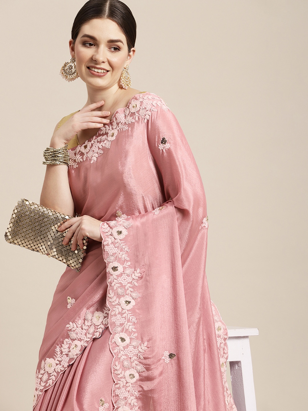 

VAIRAGEE Mauve & White Floral Sequinned Celebrity Saree