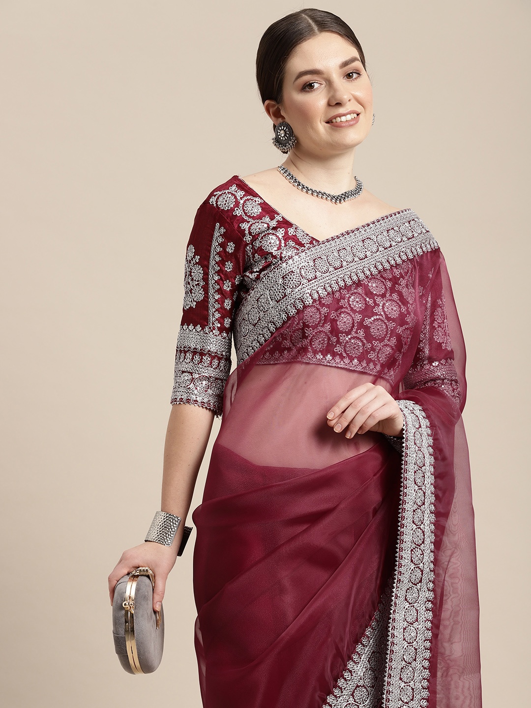 

VAIRAGEE Solid Sequinned Detail Organza Celebrity Saree, Burgundy
