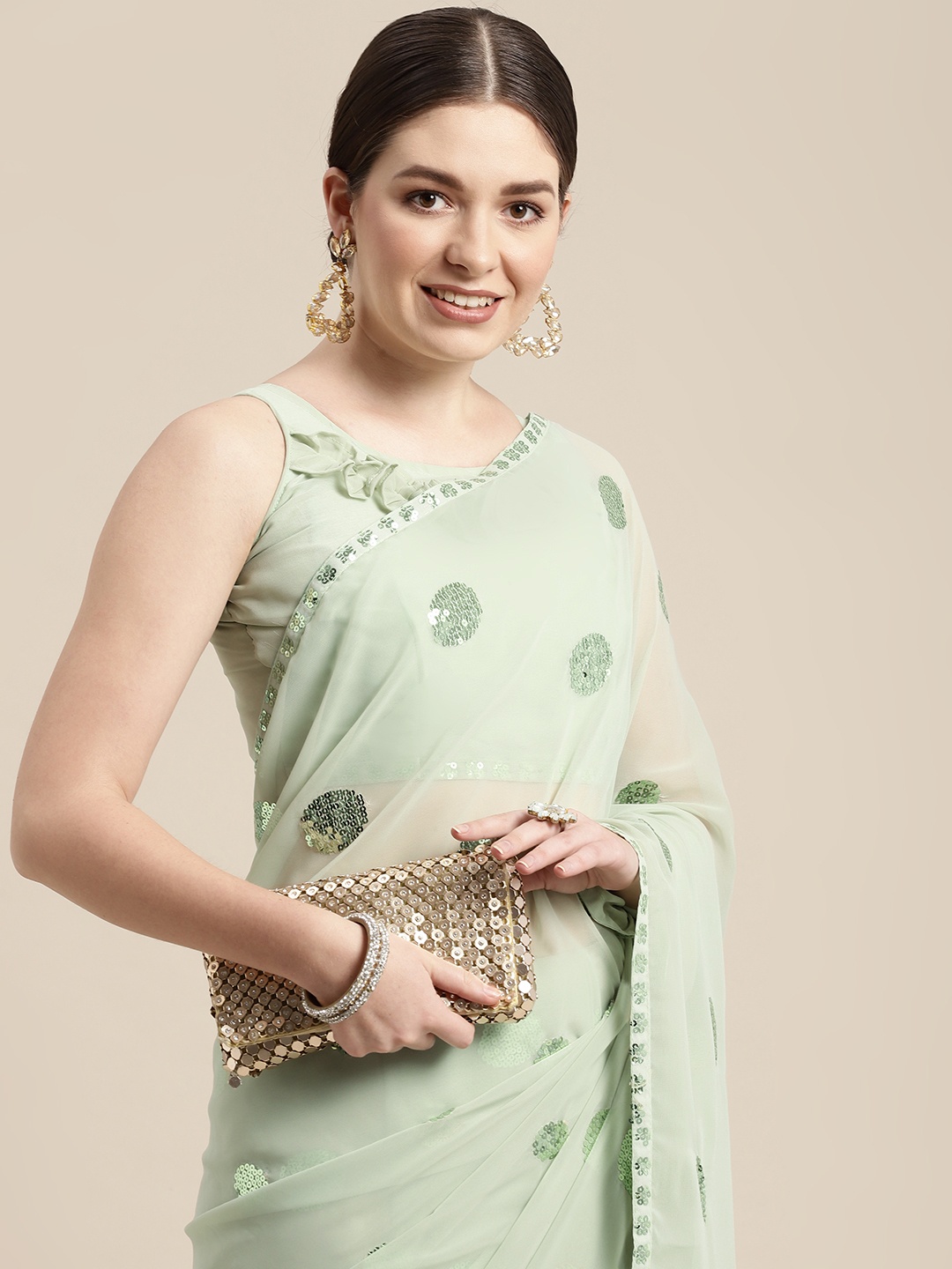 

VAIRAGEE Embellished Sequinned Celebrity Saree, Green