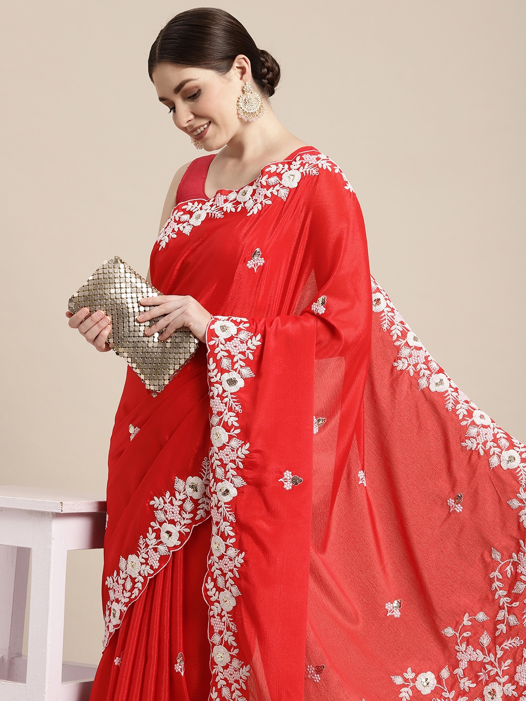 

VAIRAGEE Red & White Floral Sequinned Celebrity Saree