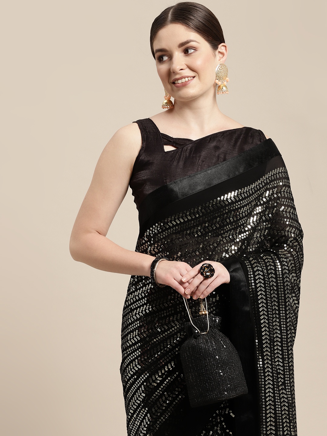 

VAIRAGEE Embellished Sequinned Celebrity Saree, Black