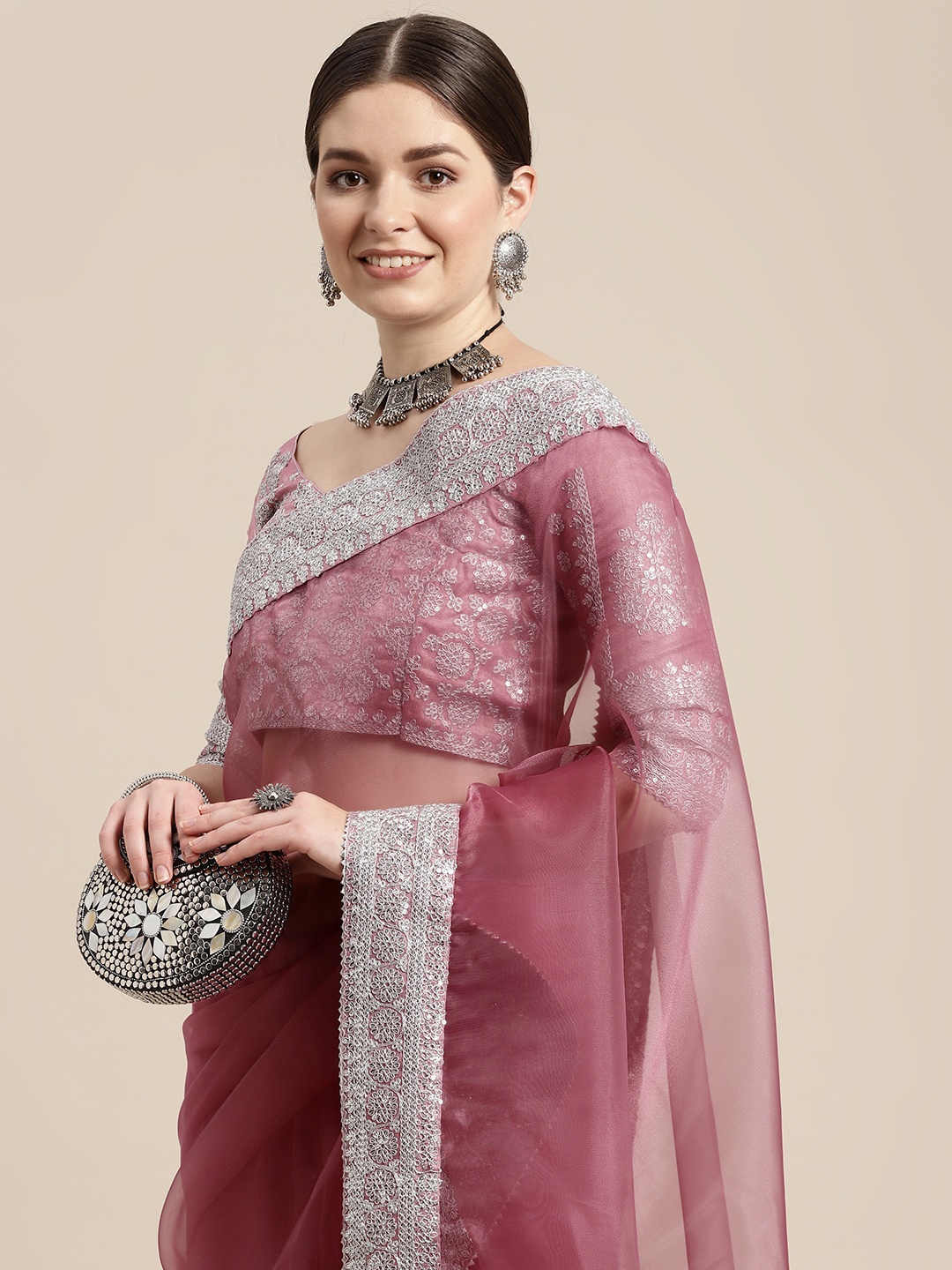 

VAIRAGEE Solid Sequinned Detail Organza Celebrity Saree, Pink