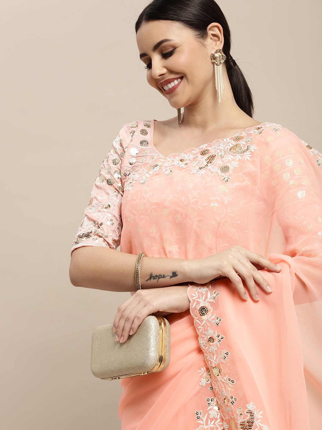 

VAIRAGEE Solid Sequinned Detail Celebrity Saree, Pink